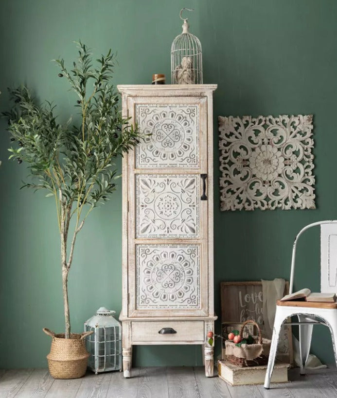 Nordic Vintage Furniture Hand Carved Doors Large Storage Luxury Wooden Cabinet Vintage Schränke