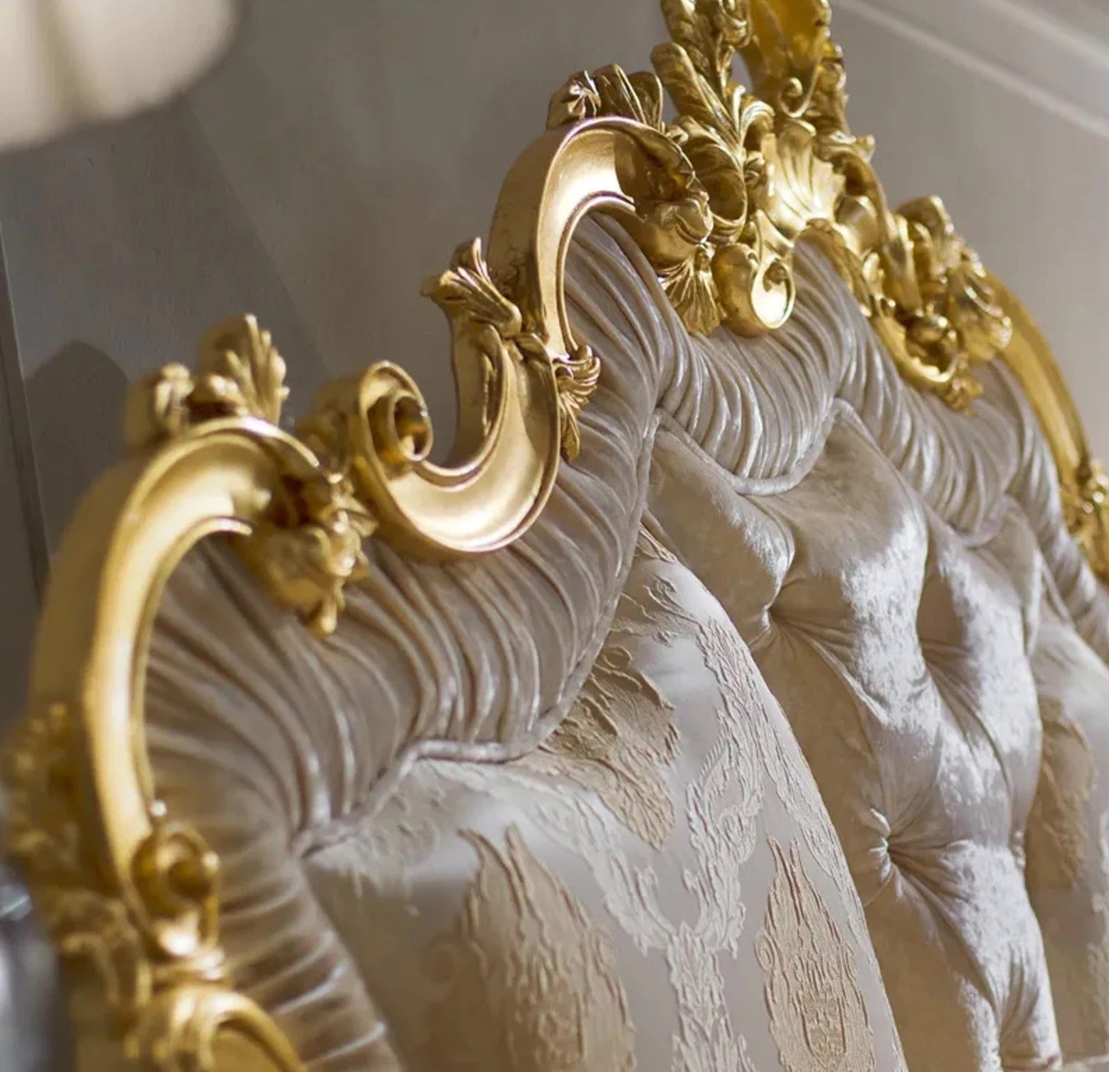 Baroque Desing Bedroom Bed Luxury Upholstery Antique Design Bedroom Furniture Set